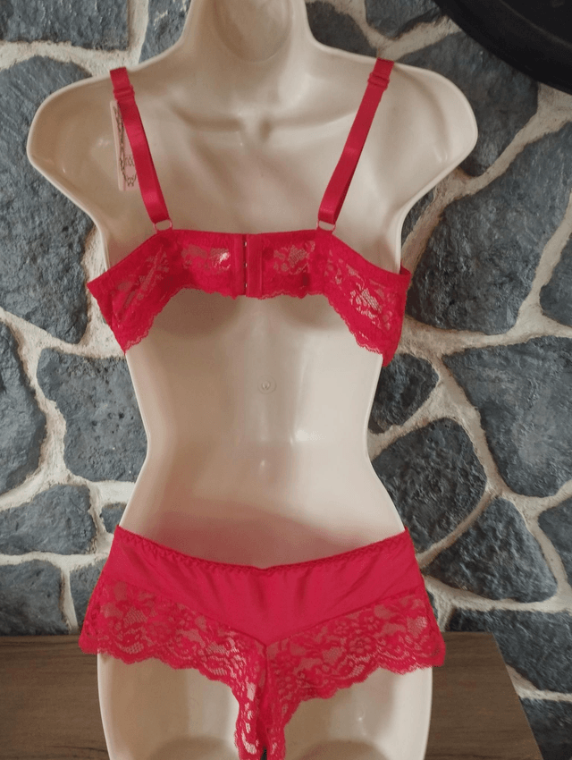 Ensemble rouge bonnet E avec armatures et rembourrage