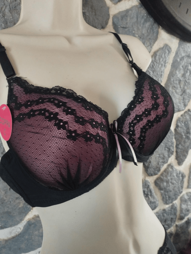 Ensemble 100C avec rembourrage léger et armatures et XL XxL pour la culotte