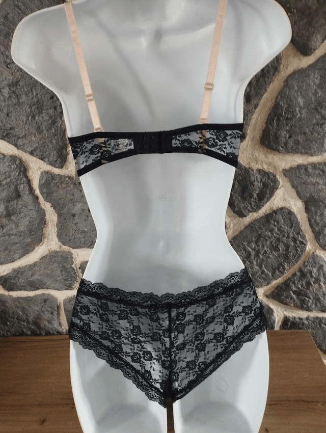 Ensemble noir et rose pâle et son shorty