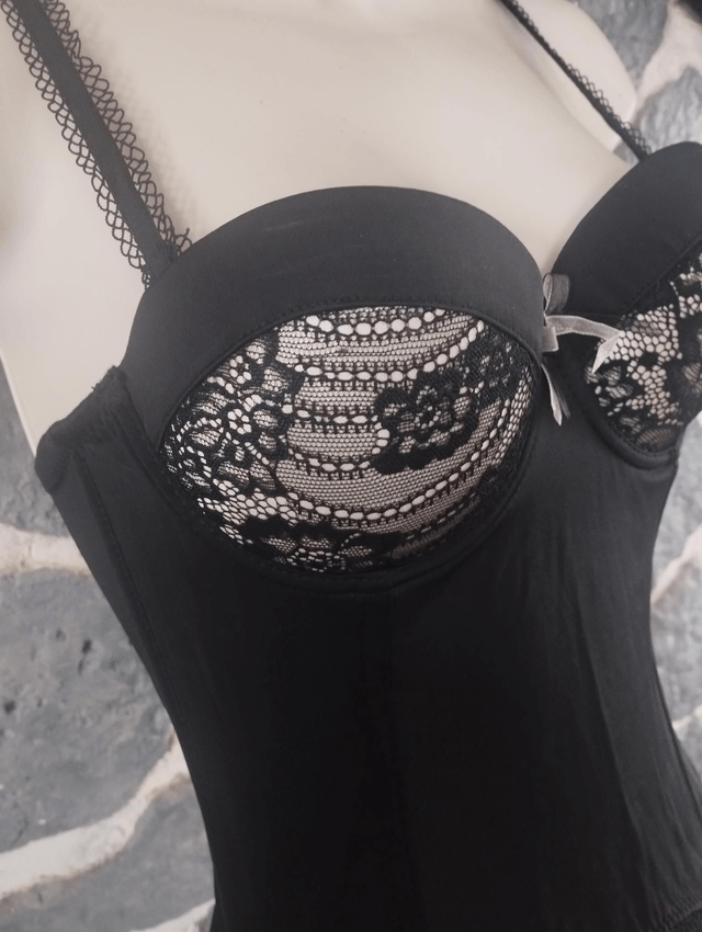 Ensemble guêpière et string noir