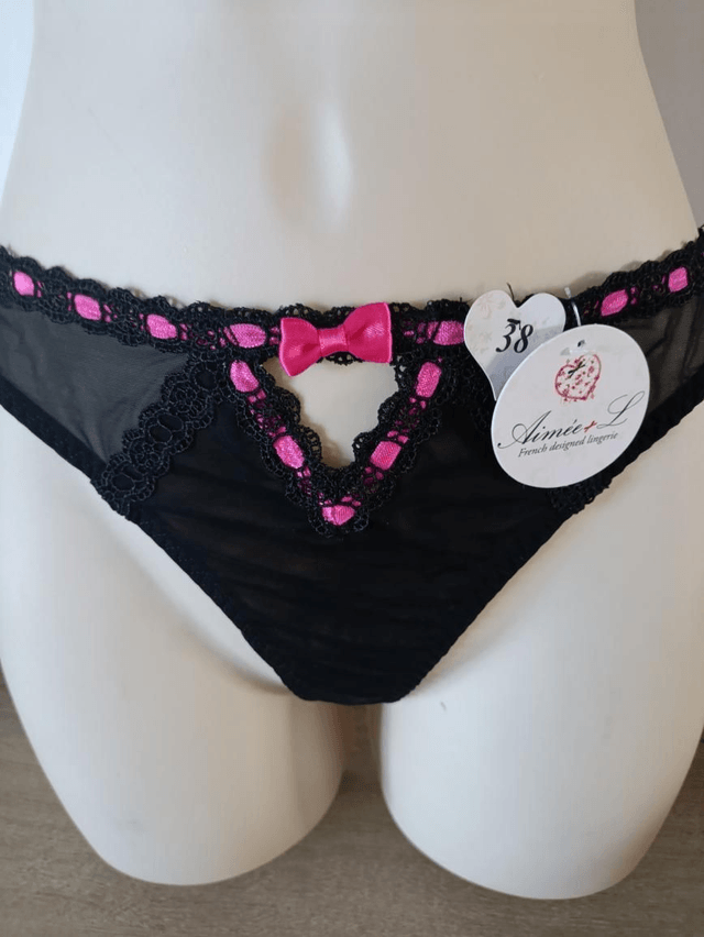 Ensemble Bonnet D avec string noir et fushia, avec armatures et rembourrage amovible 