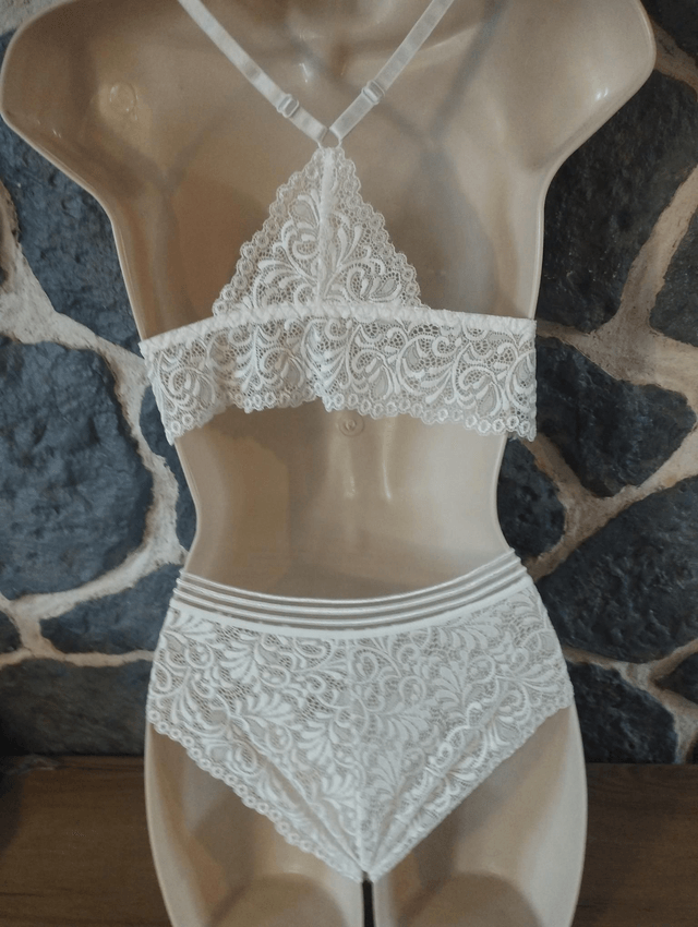 Ensemble triangle ivoire taille M