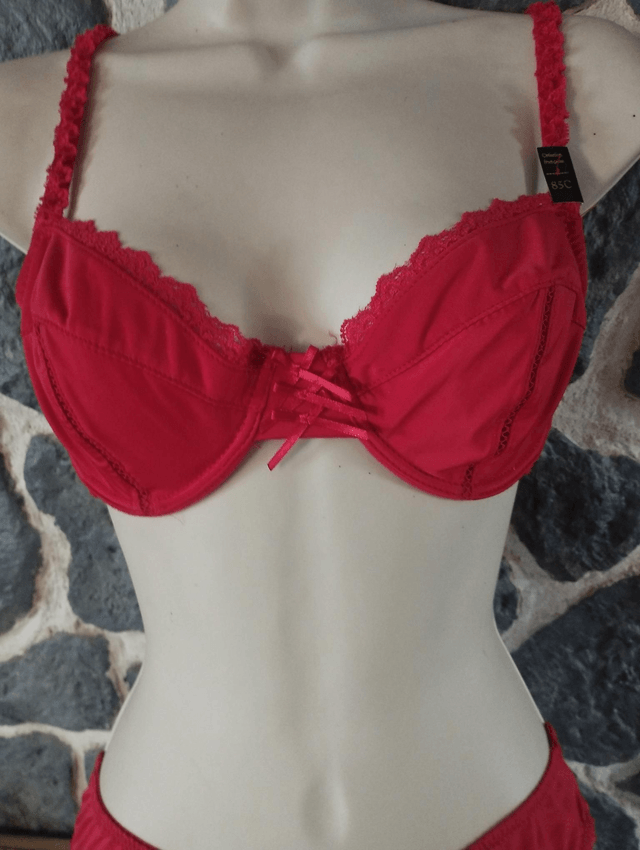 Ensemble bonnet 85C sans rembourrage avec armatures et M / L pour la culotte