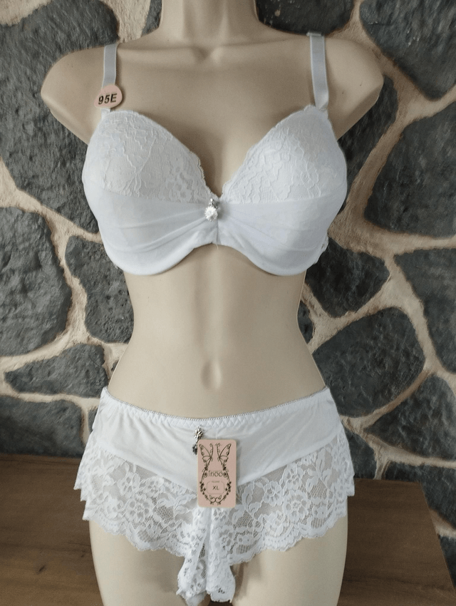 Ensemble Bonnet E en blanc avec armatures et rembourrage