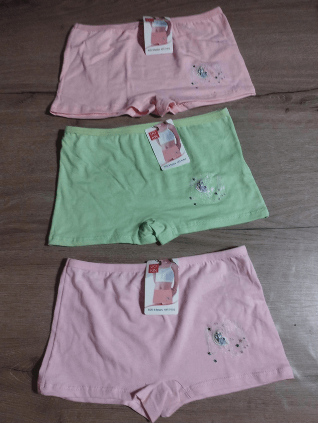 Lot de 3 shortys imprimés. 6 ans