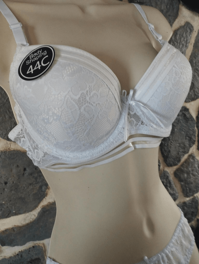 Ensemble bonnet C 100C 42/ 44 pour la culotte