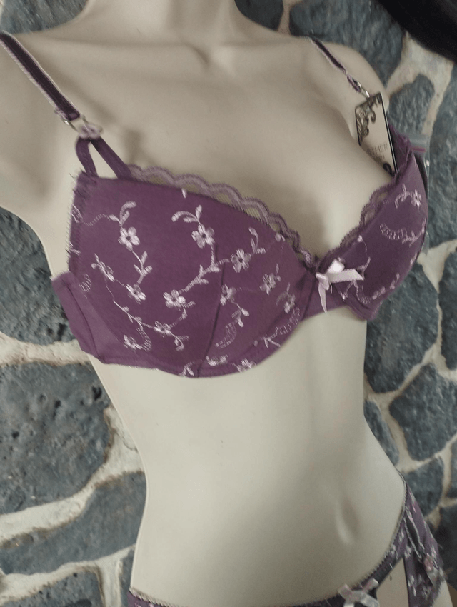 Ensemble violet avec fleurs parmes rembourrage léger et armatures