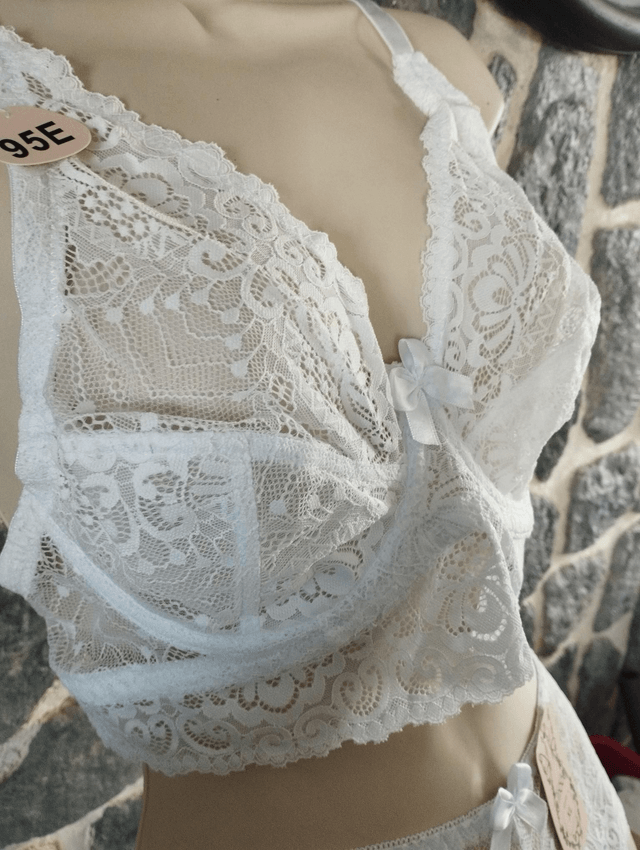 Ensemble bonnet E blanc sans rembourrage du 95E au 110E