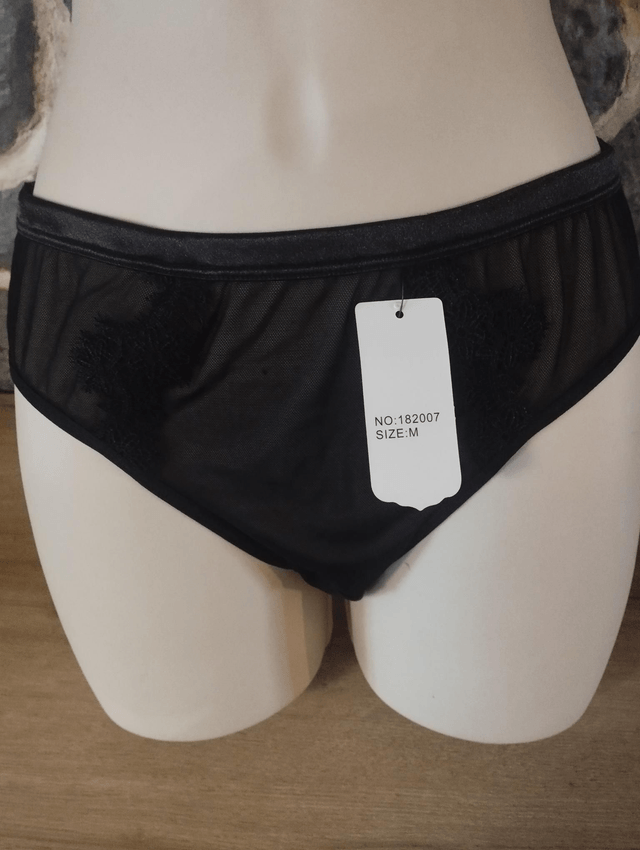 Ensemble triangle sans armatures ni rembourrage noir avec fleurs
