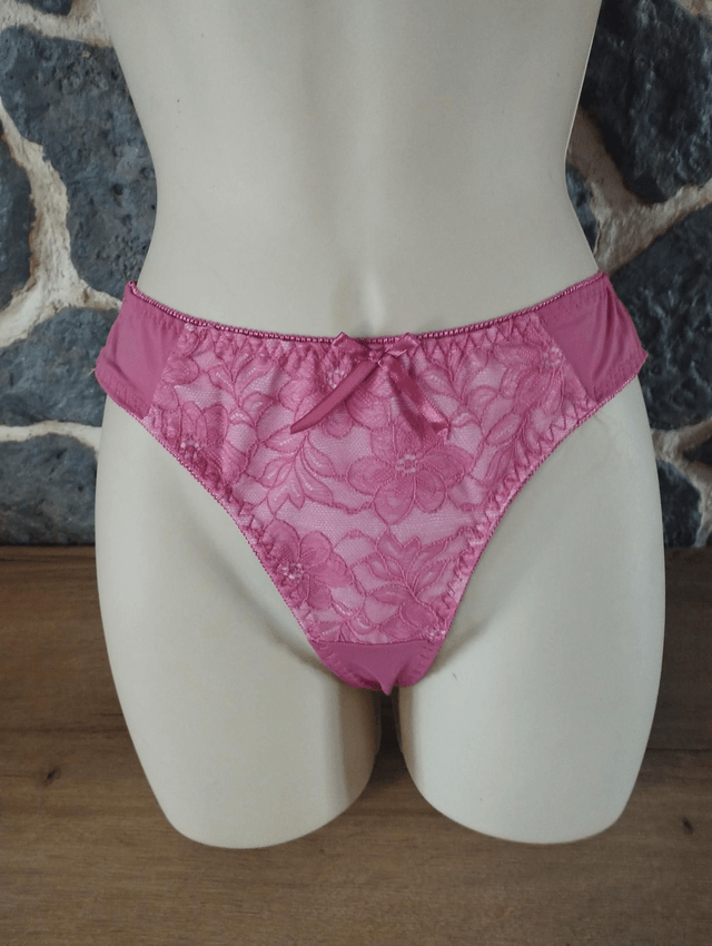 Ensemble bonnet C 90C  et 105C et M/L  ou Xl pour le tanga