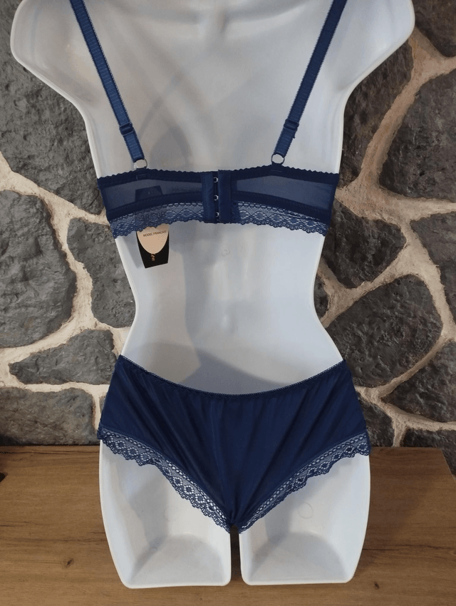 Ensemble bonnet B bleu marine  avec armatures et léger rembourrage