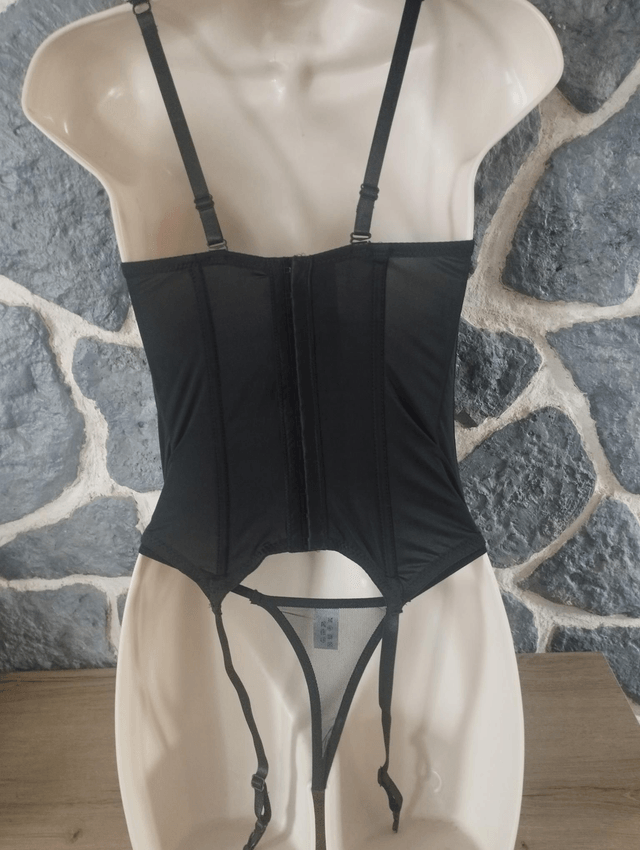 Ensemble guêpière et string noir