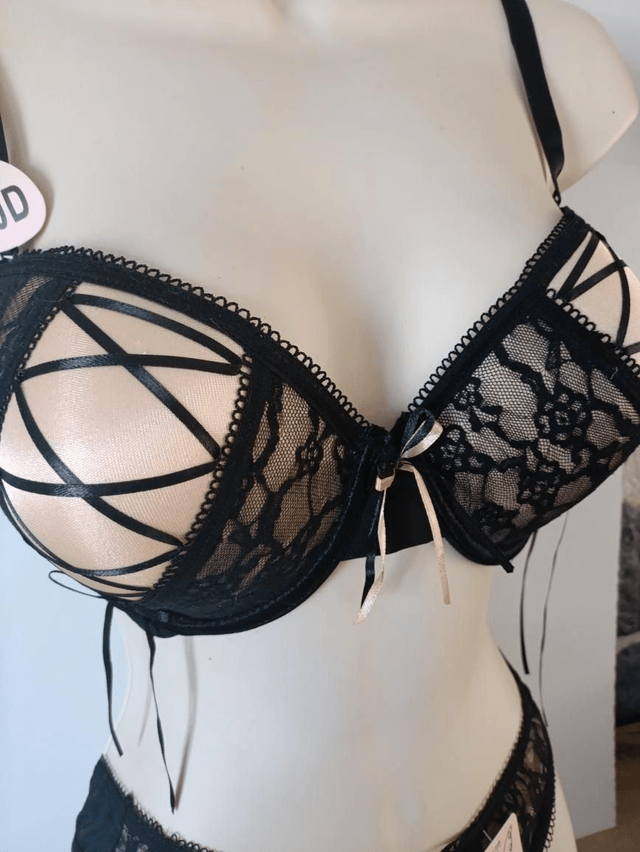 Ensemble bonnet D avec Tangas, avec armatures et rembourrage léger 