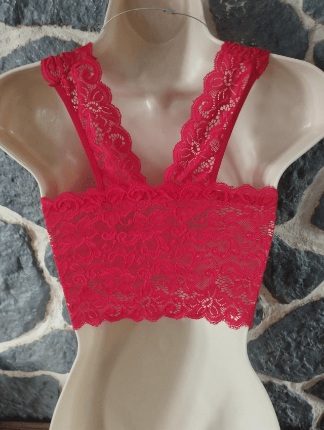 Brassière rouge avec lacets décoratifs taille L