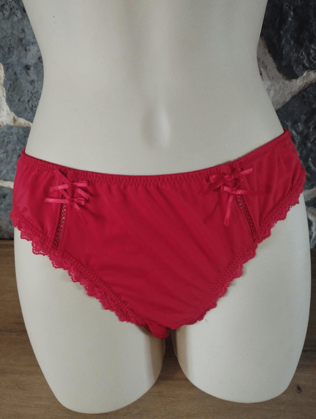 Ensemble bonnet 85C sans rembourrage avec armatures et M / L pour la culotte