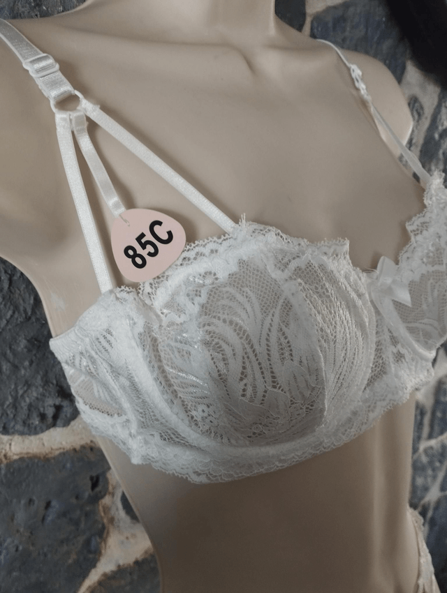 Ensemble bonnet C ivoire sans rembourrage avec armatures