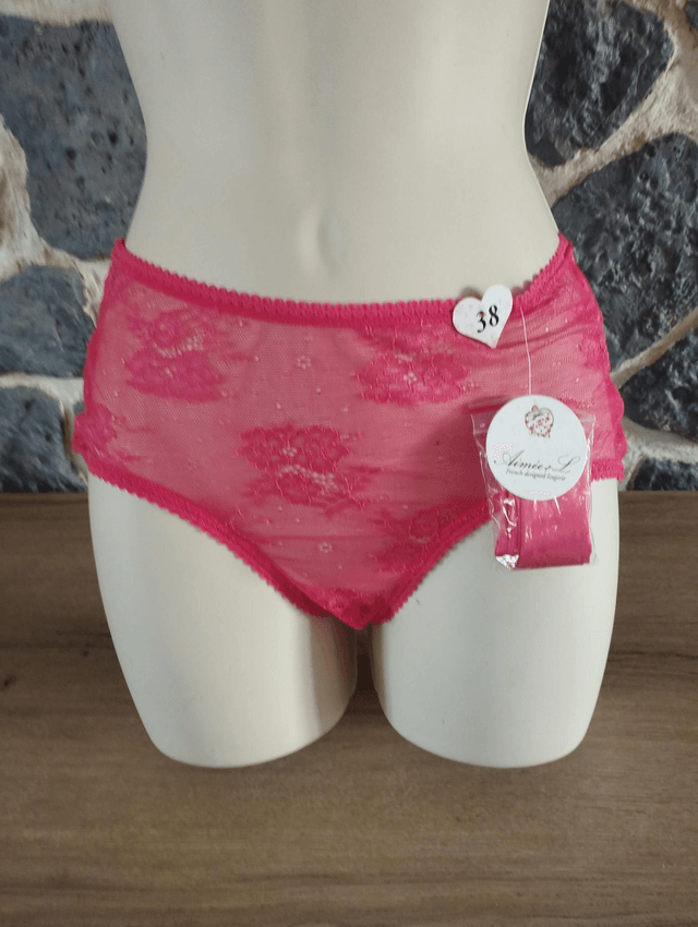 Ensemble 85C avec armatures sans rembourrage. Shorty en 38/40