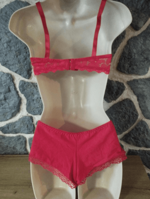 Ensemble 90C Sans rembourrage avec armatures. Shorty en M