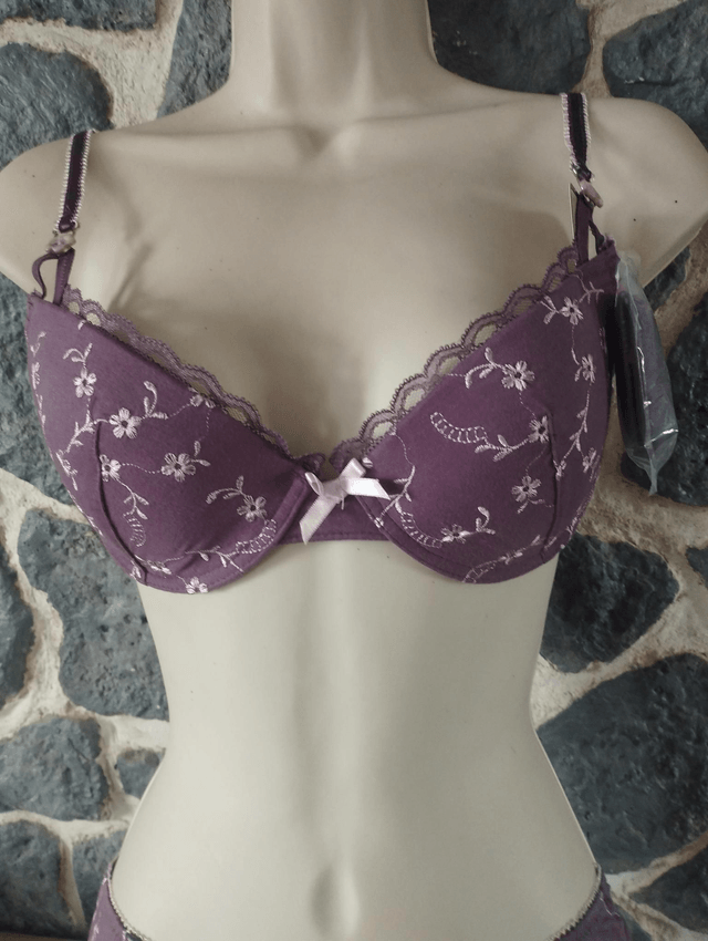 Ensemble violet avec fleurs parmes rembourrage léger et armatures