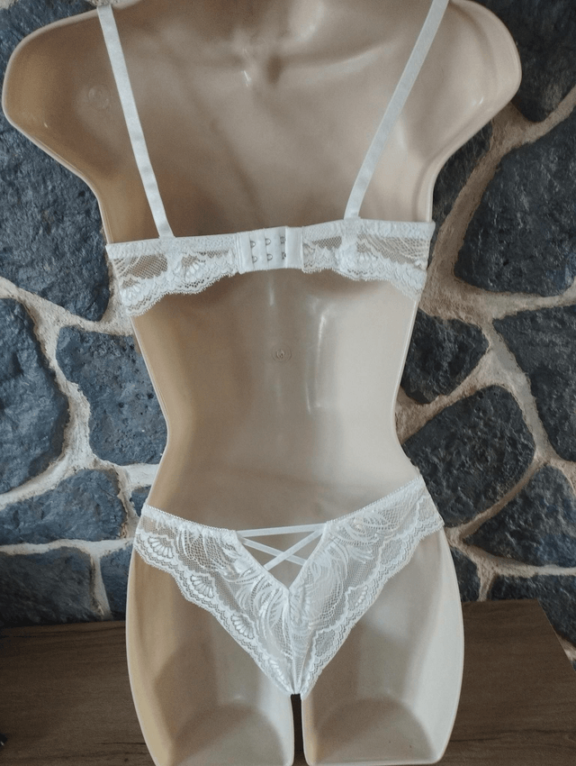 Ensemble bonnet C ivoire sans rembourrage avec armatures