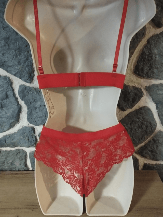 Ensemble triangle sans armatures ni rembourrage rouge
