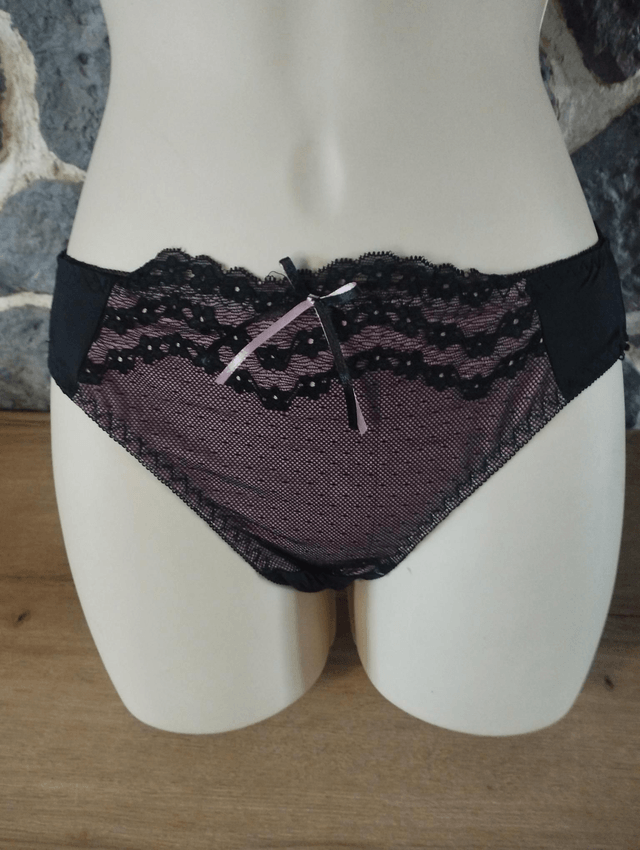 Ensemble bonnet C fushia et noir 90C 38/40 pour la culotte
