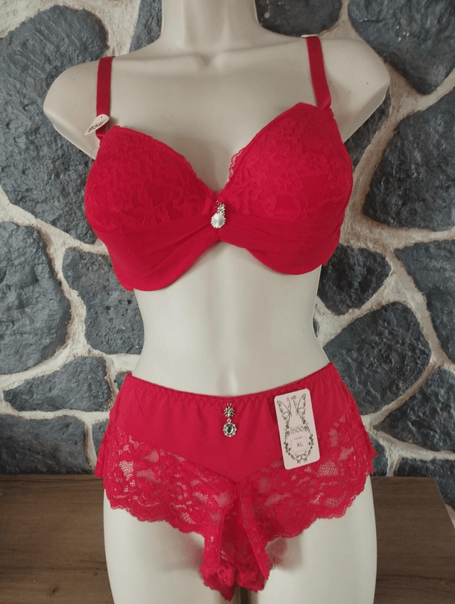 Ensemble rouge bonnet E avec armatures et rembourrage
