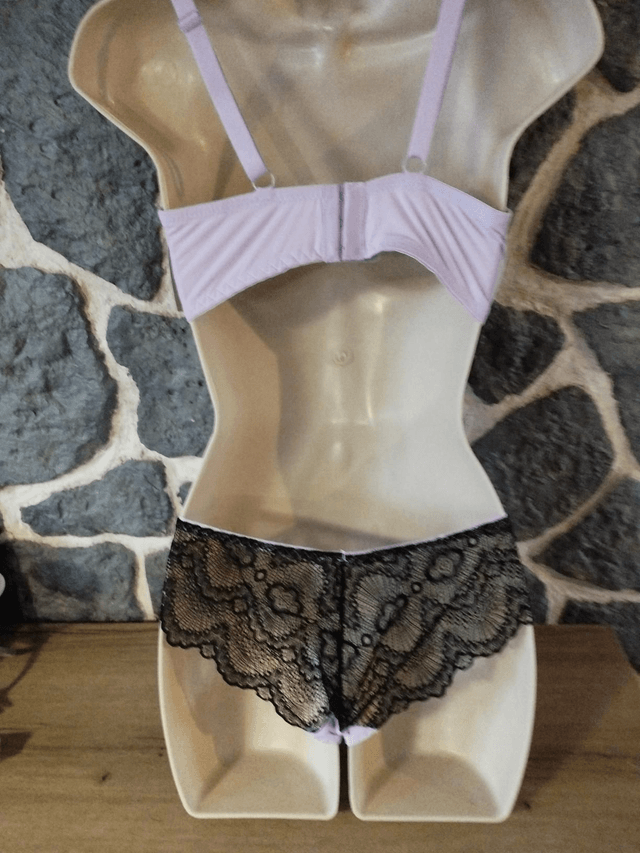 Ensemble bonnet D parme et noir avec rembourrage et armatures