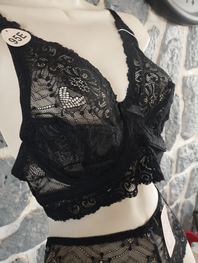 Ensemble bonnet E noir sans rembourrage du 95E au 110E