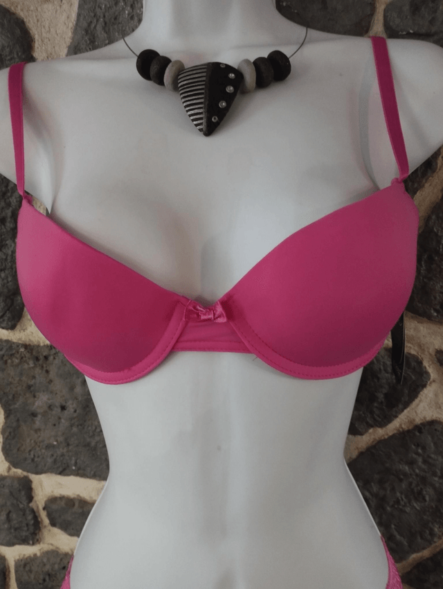 Ensemble rose et blanc graffitis love avec armatures et léger rembourrage