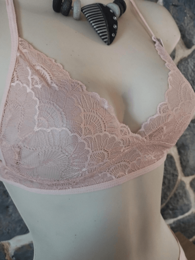 Ensemble triangle sans armatures ni rembourrage rose pâle dos papillon
