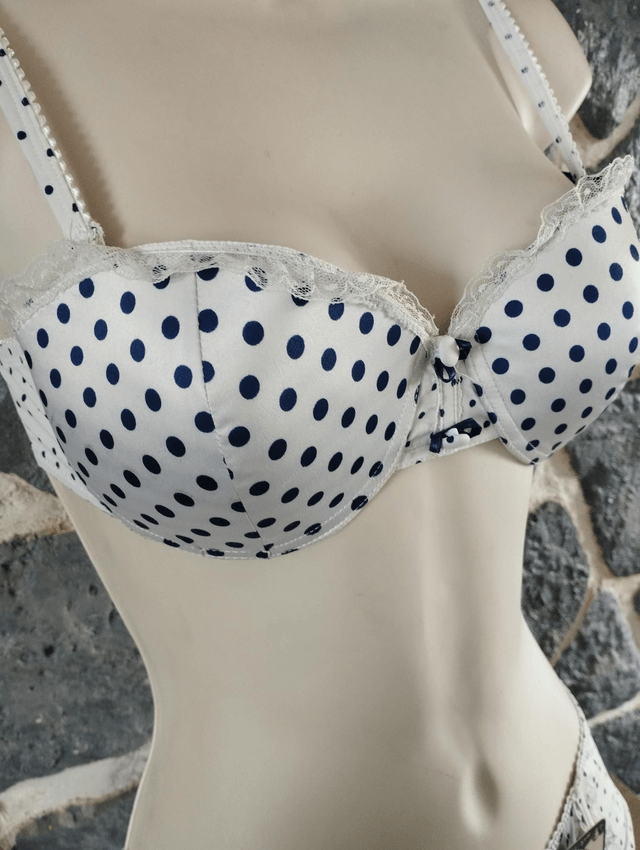 Ensemble  à pois  avec léger rembourrage et armatures