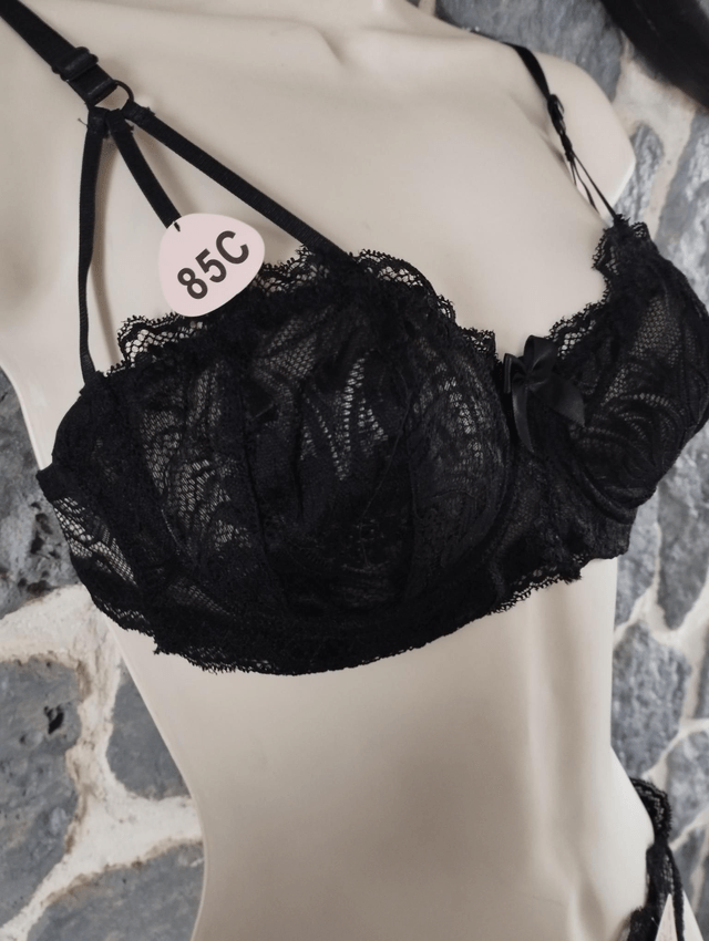 Ensemble noir sans rembourrage avec armatures