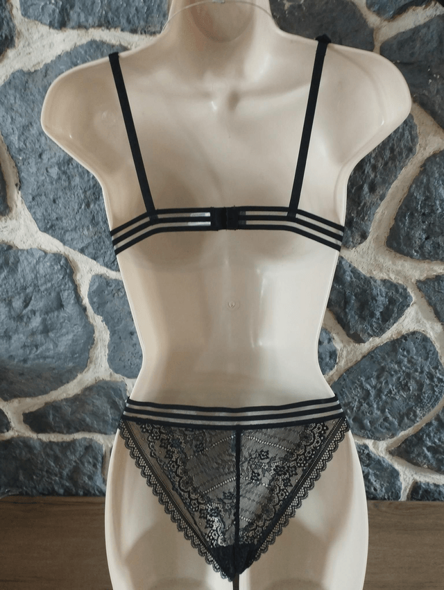 Ensemble triangle sans armatures ni rembourrage noir 