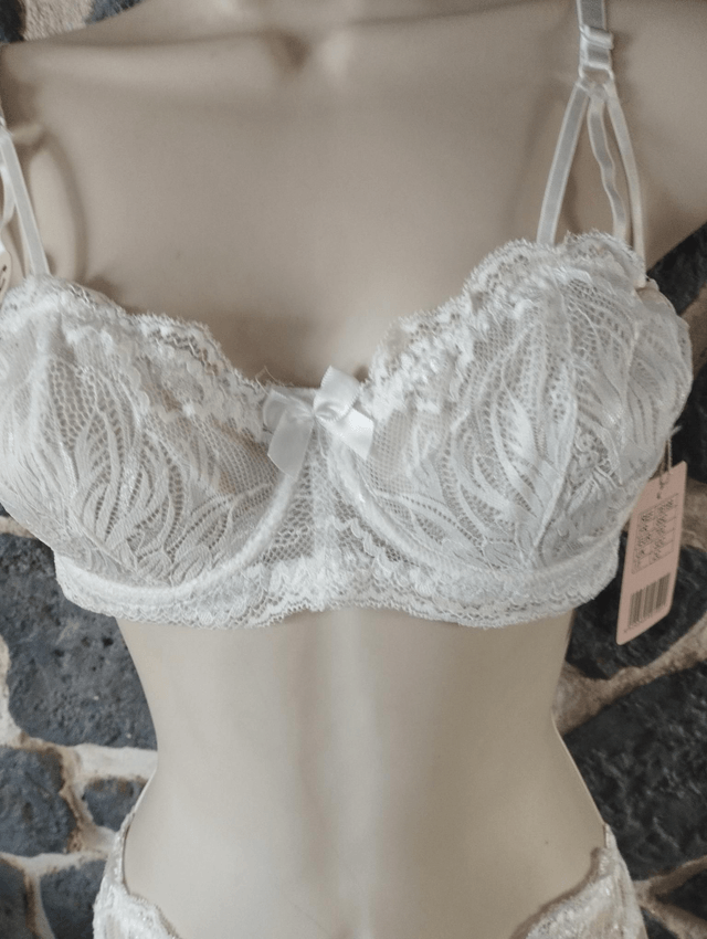 Ensemble bonnet C ivoire sans rembourrage avec armatures