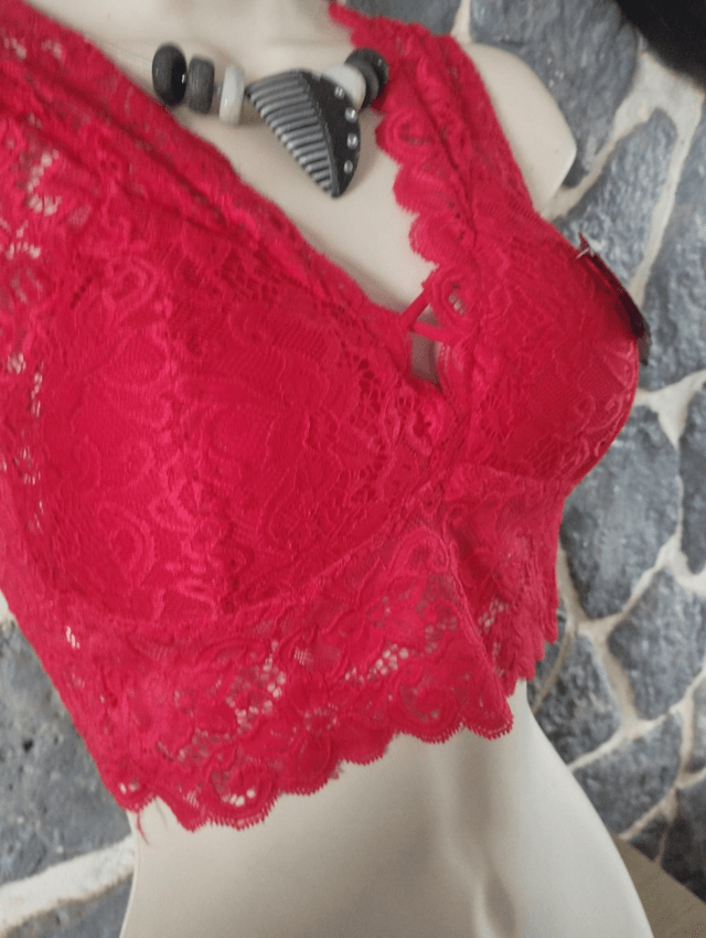 Brassière rouge avec lacets décoratifs taille L