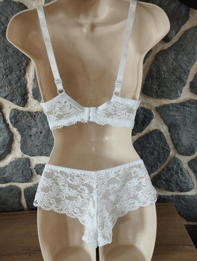 Ensemble Bonnet D blanc avec armatures