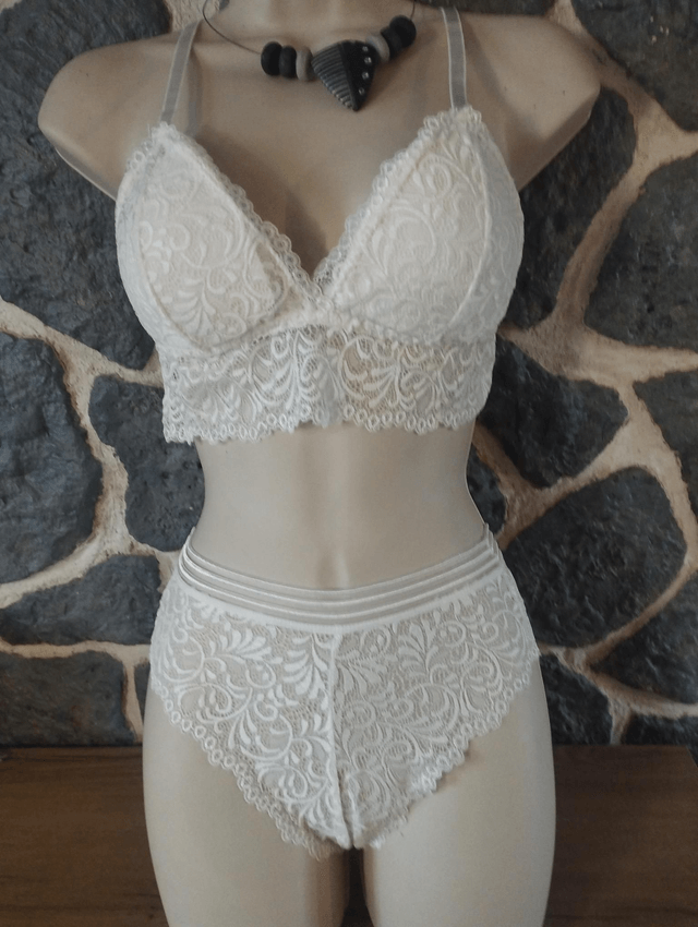 Ensemble triangle ivoire taille M