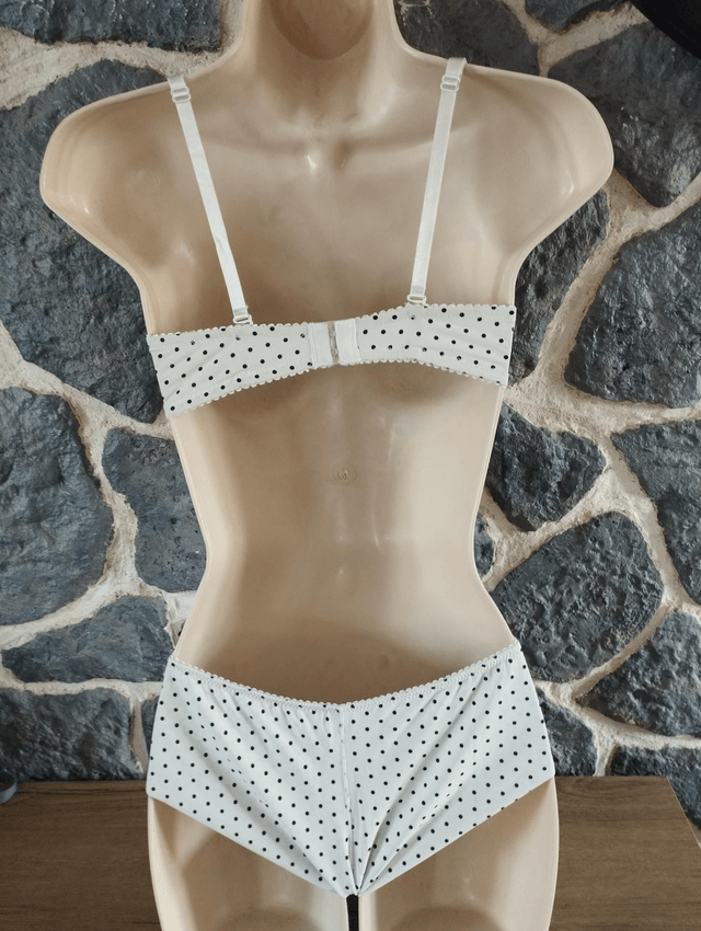 Ensemble  à pois  avec léger rembourrage et armatures