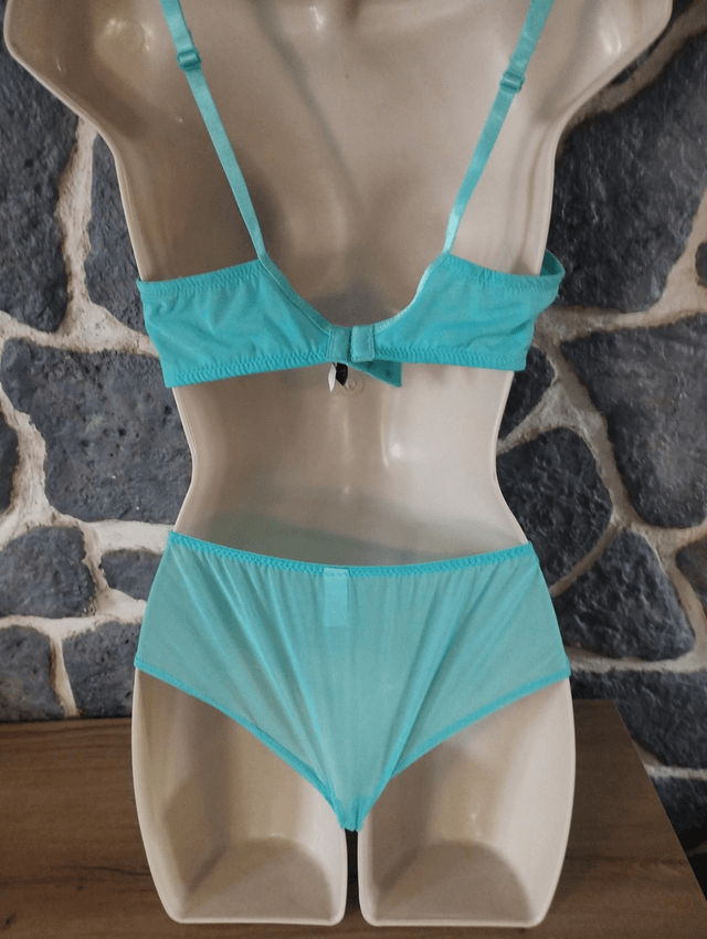 Ensemble bonnet C 85C non rembourré avec armatures et 36 pour le string et culotte
