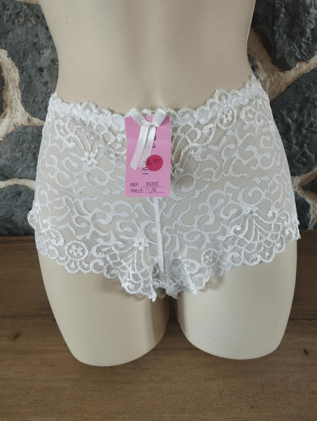 Ensemble bonnet C ivoire avec armatures et rembourrage et son shorty
