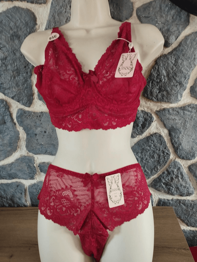 Ensemble bonnet E rouge grenat sans rembourrage du 95E au 110E