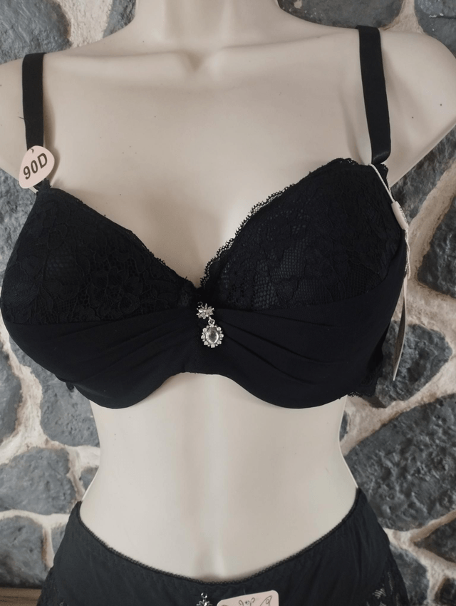 Ensemble bonnet D noir avec armatures et rembourrage
