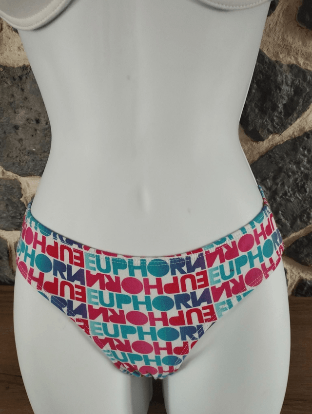 Ensemble bonnet B blanc motifs graffitis  avec léger rembourrage,  armatures et culotte