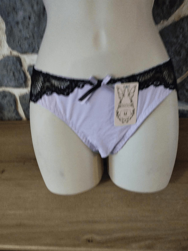 Ensemble bonnet D parme et noir avec rembourrage et armatures
