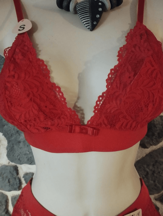 Ensemble triangle sans armatures ni rembourrage rouge