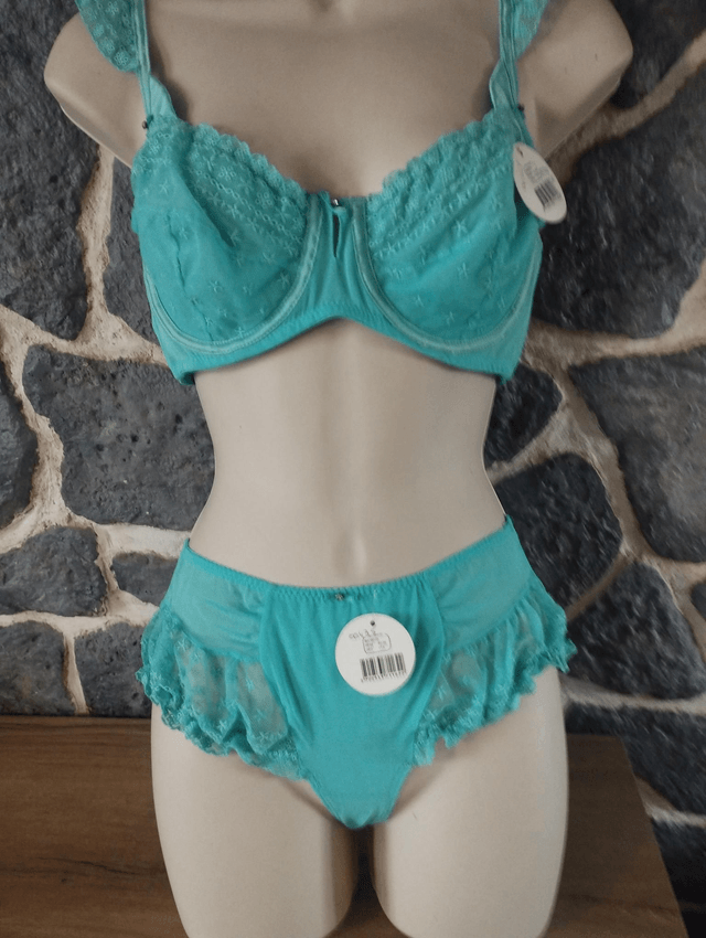 Ensemble bonnet C 85C non rembourré avec armatures et 36 pour le string et culotte