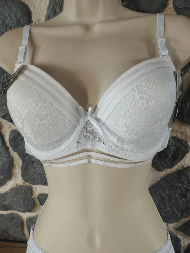 Ensemble bonnet C 100C 42/ 44 pour la culotte