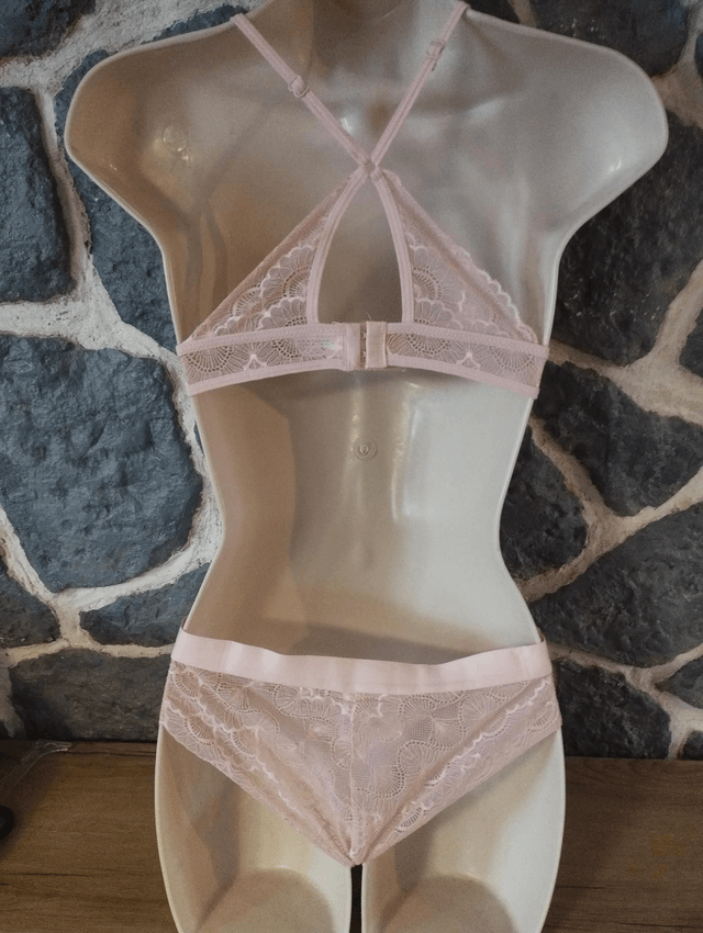 Ensemble triangle sans armatures ni rembourrage rose pâle dos papillon