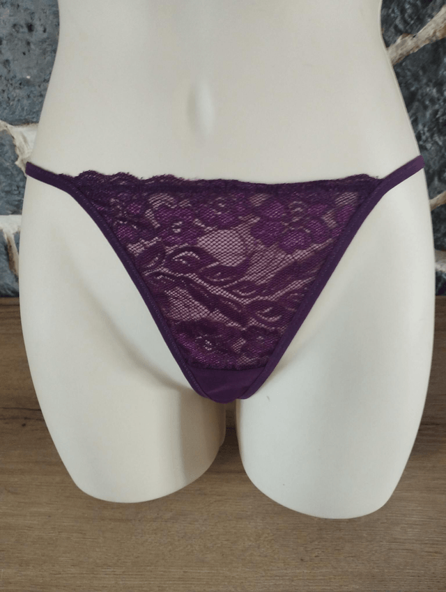 Ensemble violet 85C M pour le string . avec rembourrage et armatures